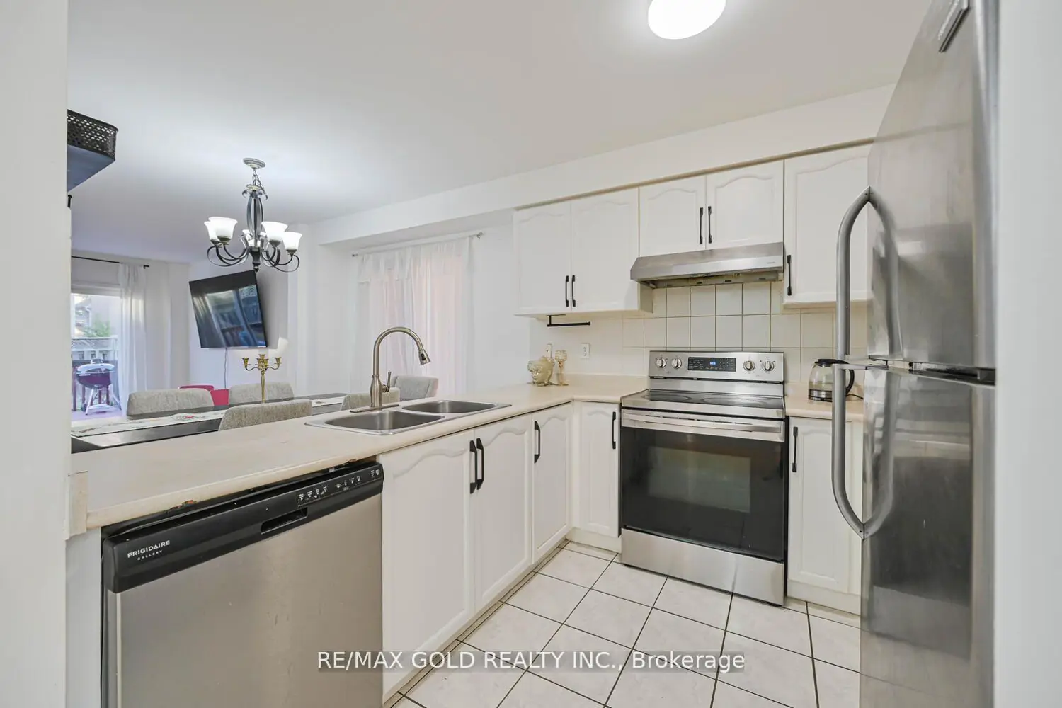 Additional image 3 of 34 Earth Star Trail