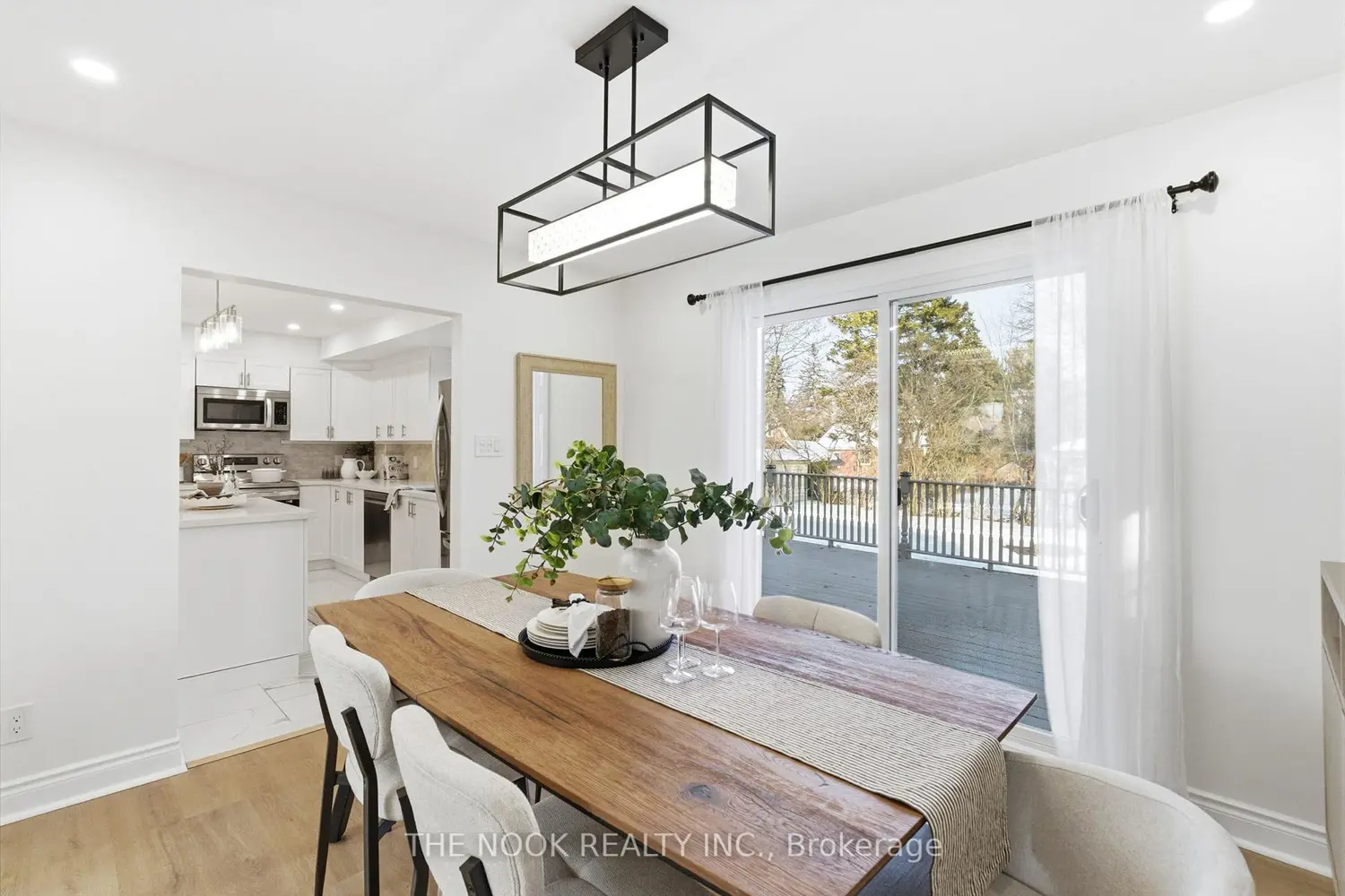 126 Abbott Boulevard photo 5