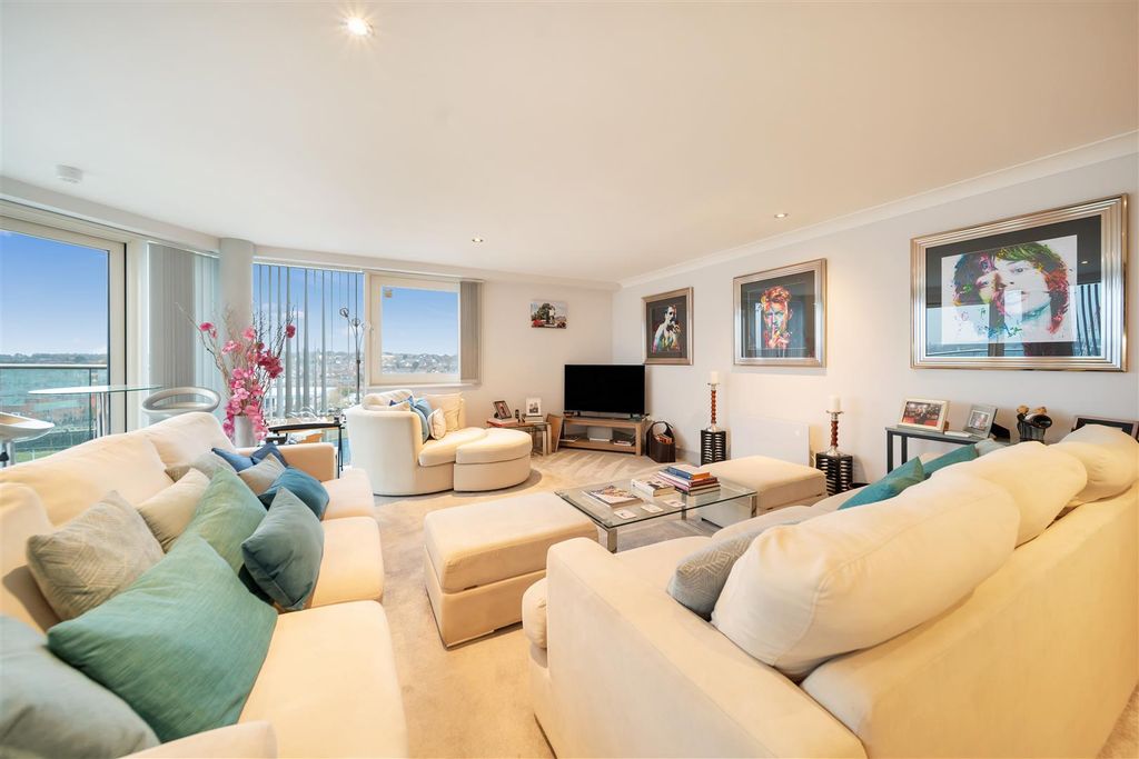 Additional image 7 of 2 bed flat for salePatteson Road, Ipswich IP3