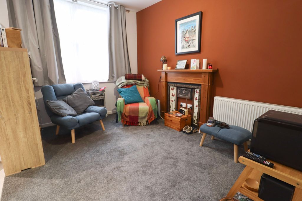 Additional image 4 of 2 bed flat for saleFlat A, 133 King Street, Castle Douglas DG7