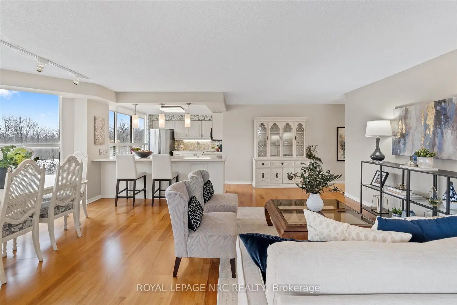 Additional image 2 of 3 Towering Hts Boulevard 303