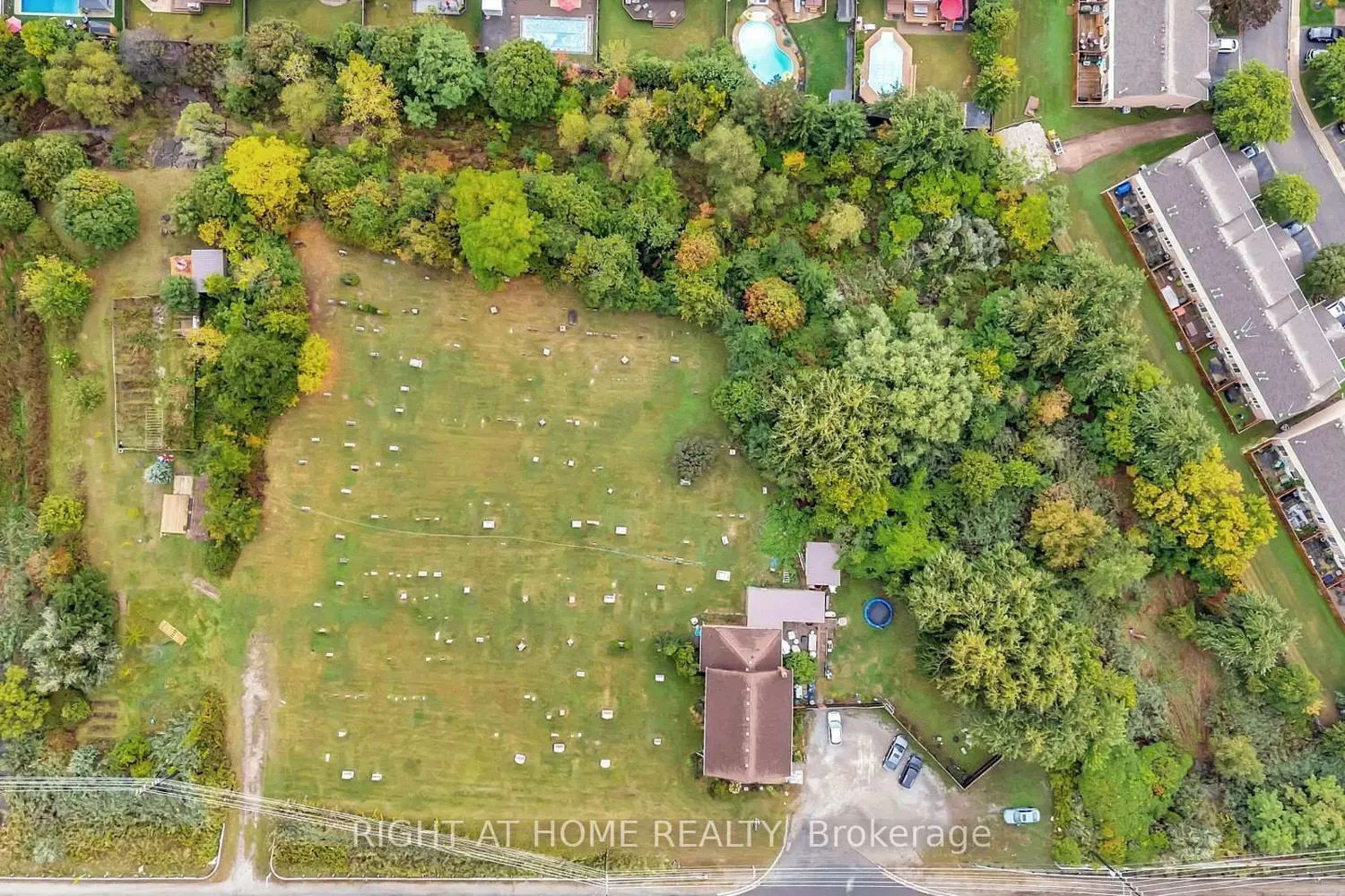 Additional image 19 of 3318 Dundas Street