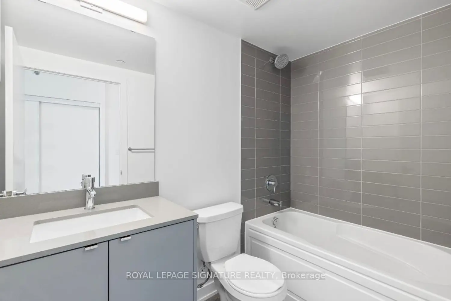 Additional image 19 of 3200 Dakota Common B404