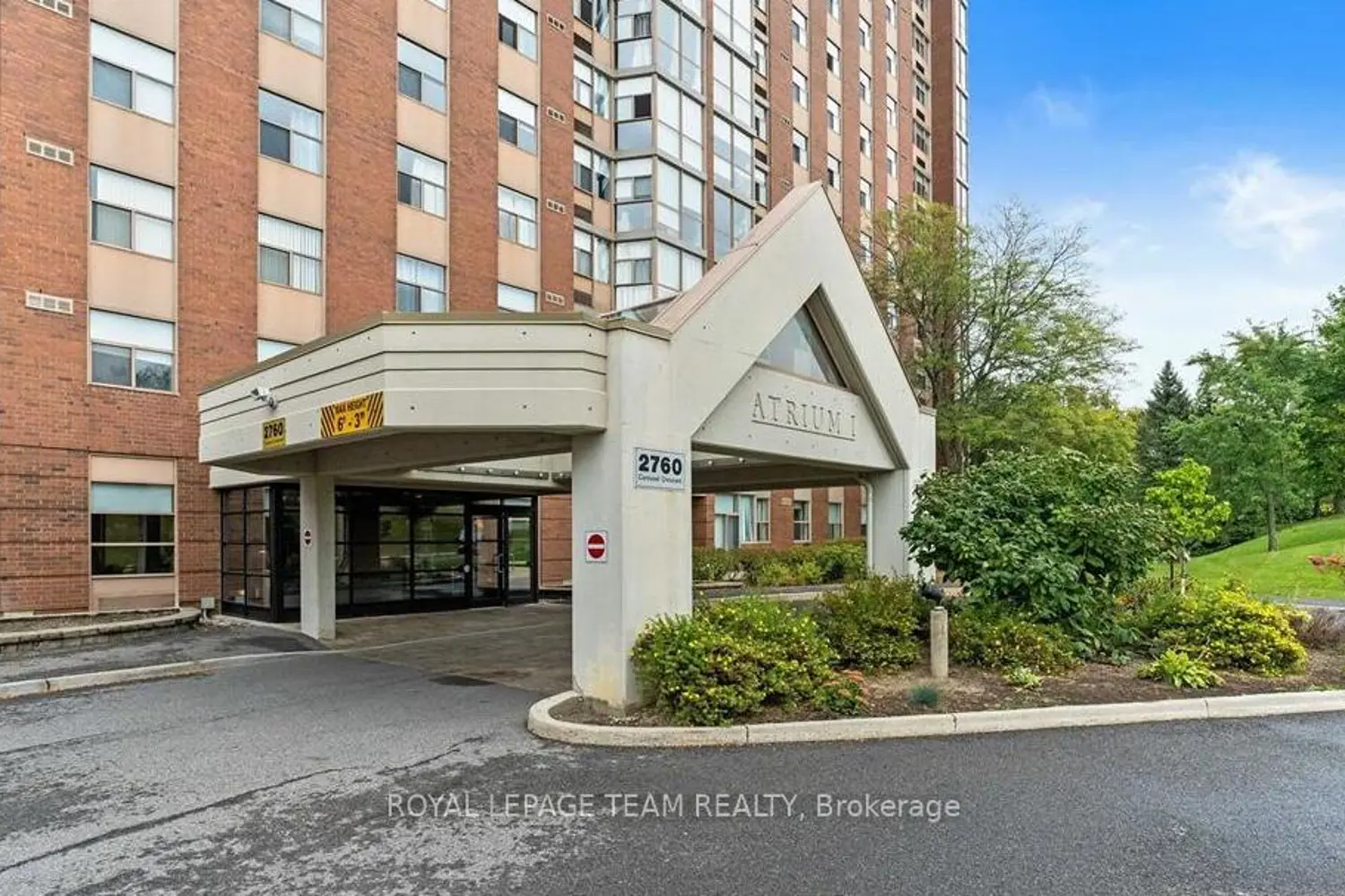 2760 Carousel Crescent 102