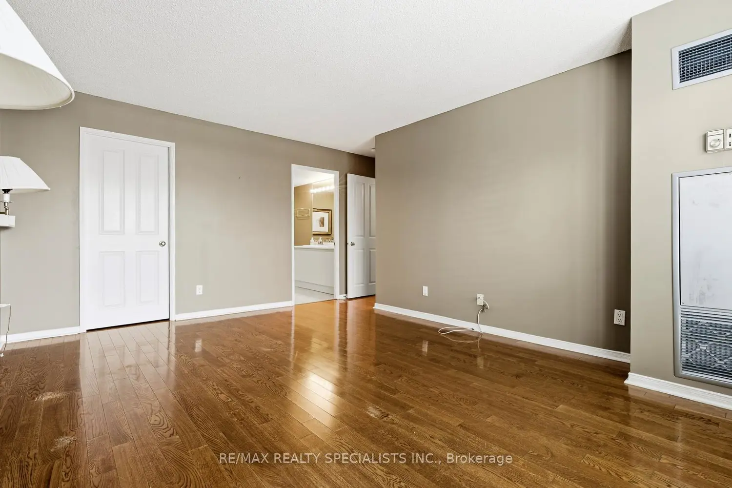 Additional image 14 of 1800 The Collegeway 304