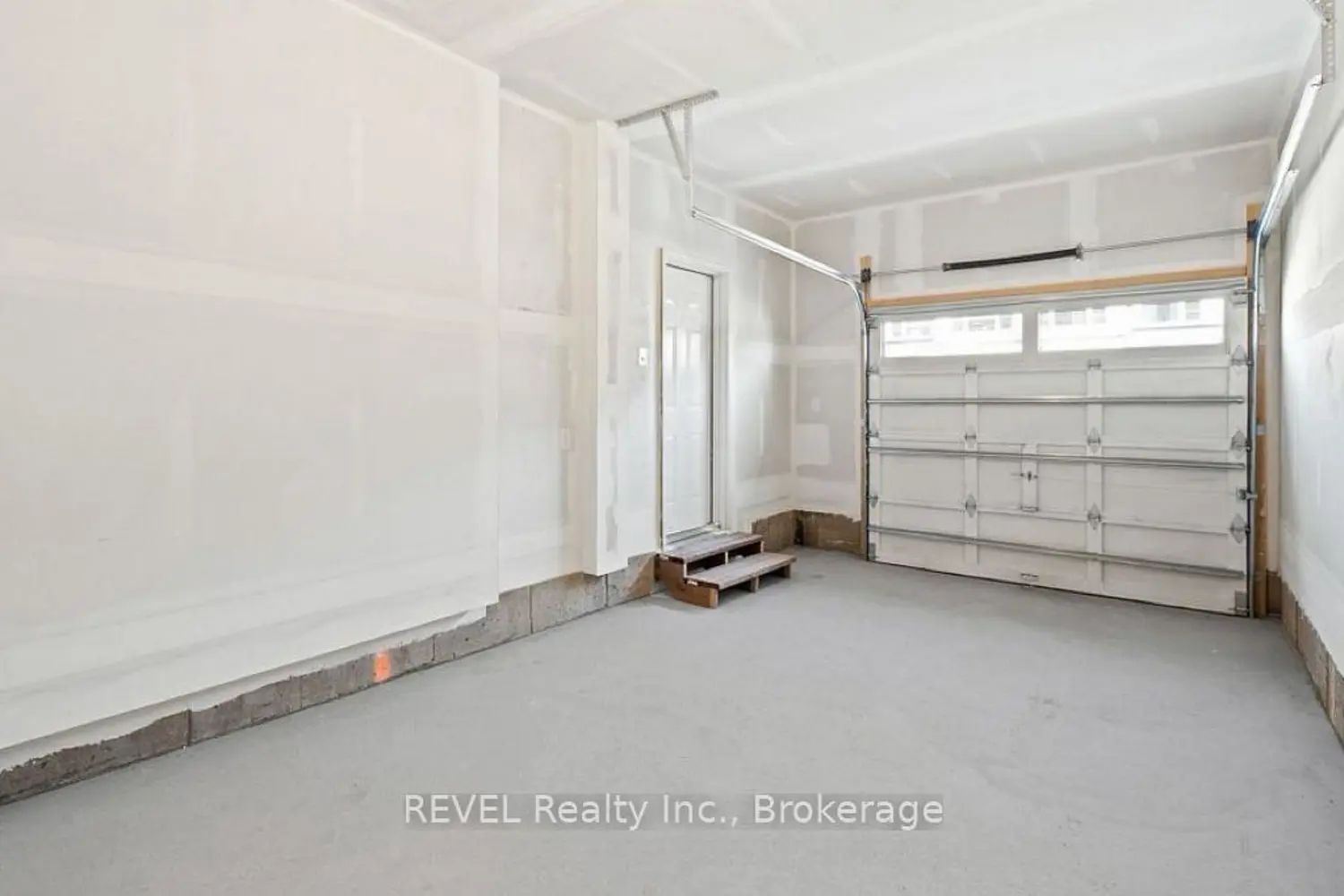 Additional image 2 of 27 Admiral Road