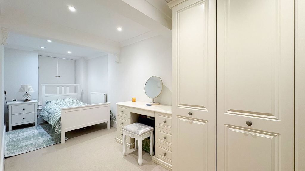 Additional image 11 of 3 bed flat for saleWindsor Terrace, Clifton BS8