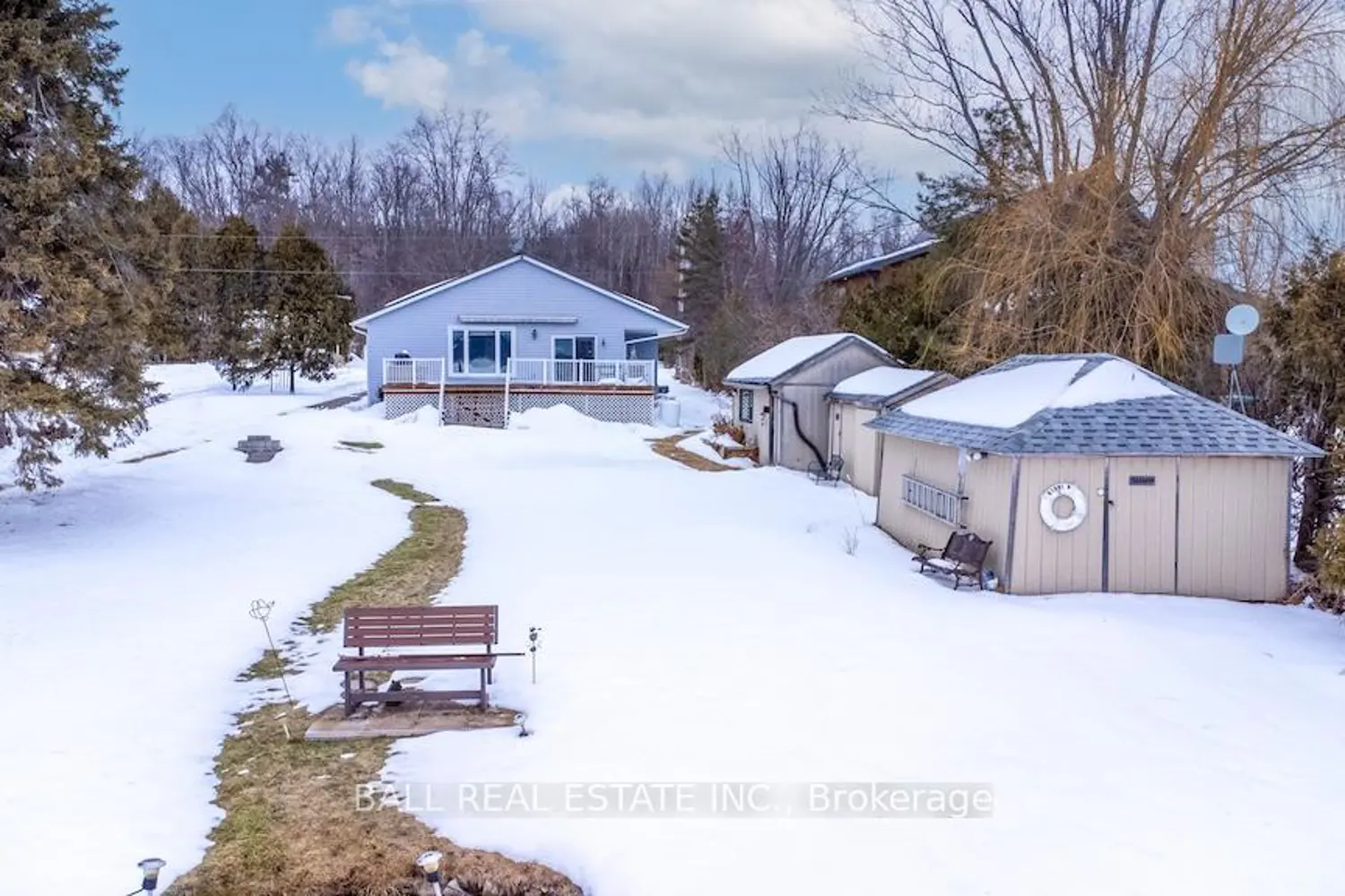 689 North Shore Drive photo 3
