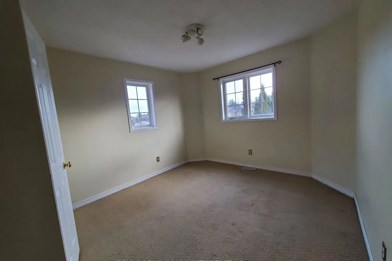 Additional image 15 of 156 Loon Avenue