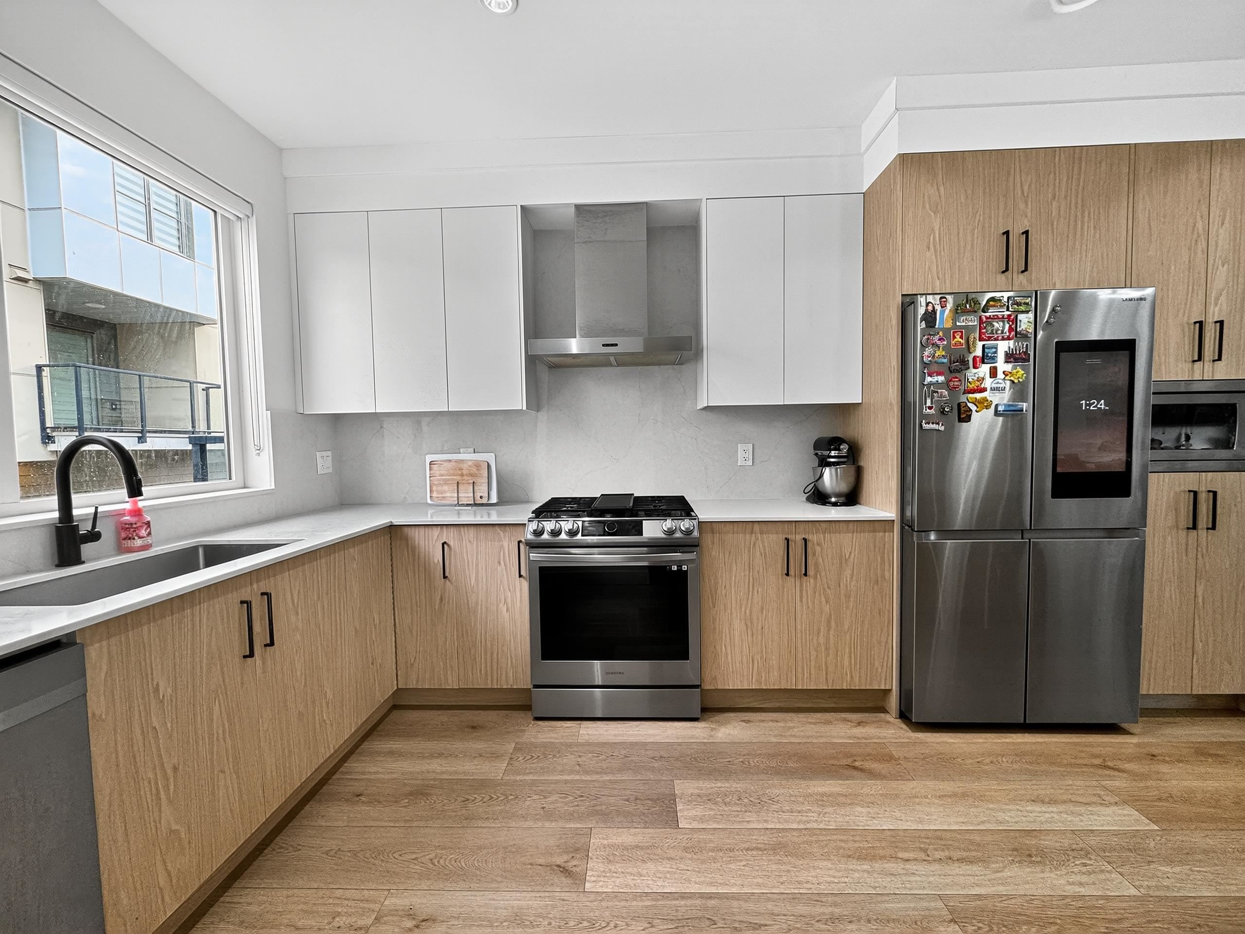 Additional image 4 of 30-12585 104a Avenue, Surrey, BC, V3V 0G7