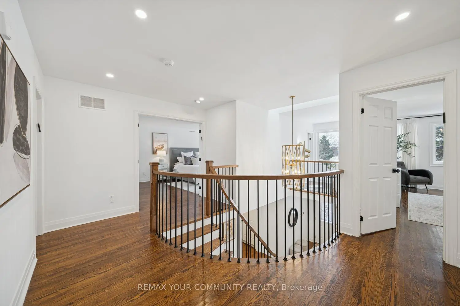 139 Franklin Avenue photo 5