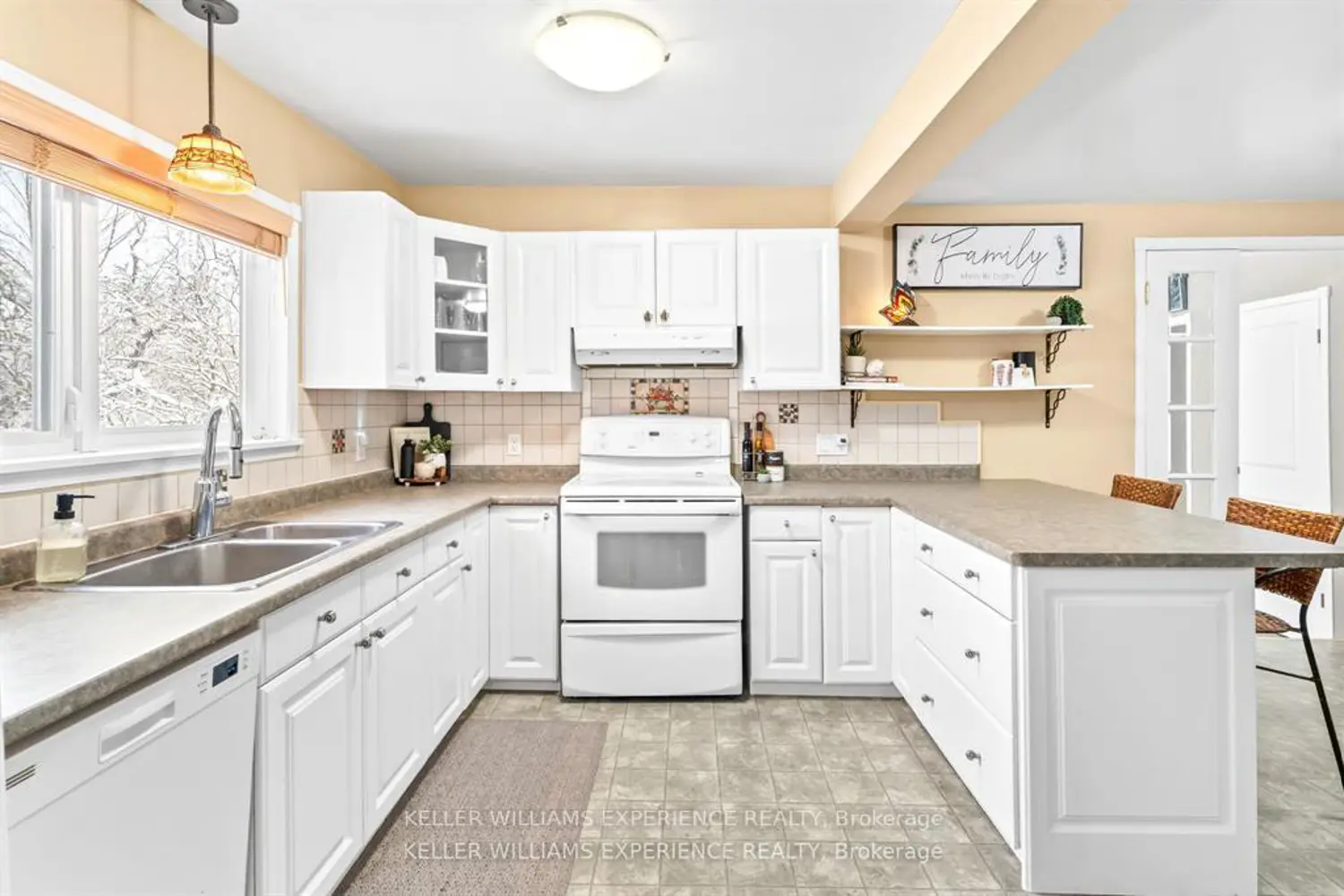 Additional image 11 of 829 Memorial Avenue