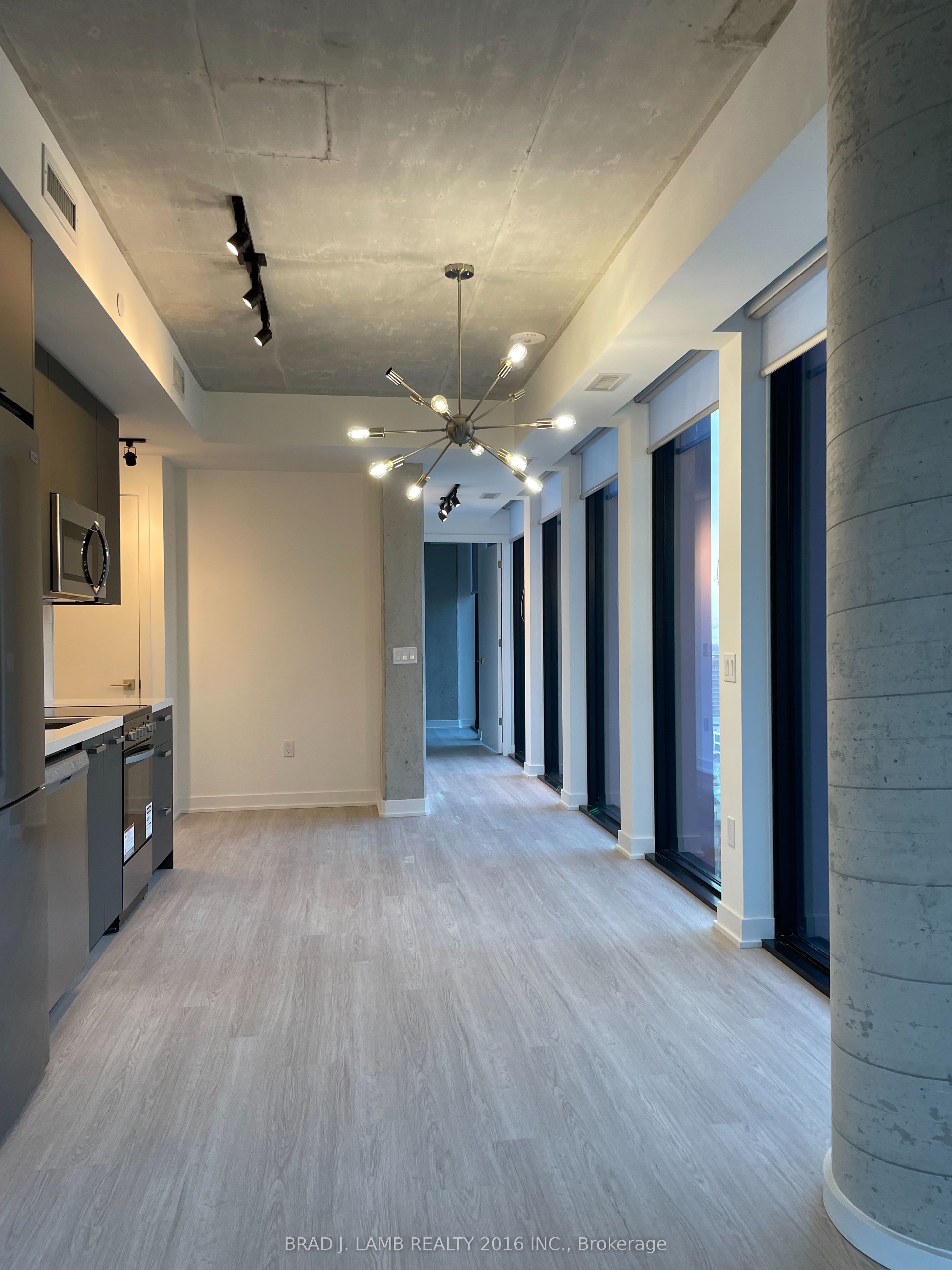 Additional image 3 of 2005-284 King Street, Toronto, ON, M5A 1K4
