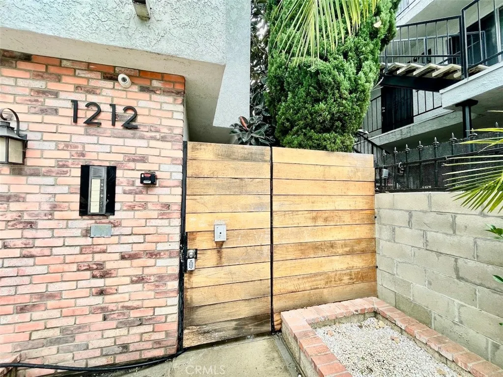 Additional image 3 of 1212 Gladys Avenue Unit 302, Long Beach, CA 90804