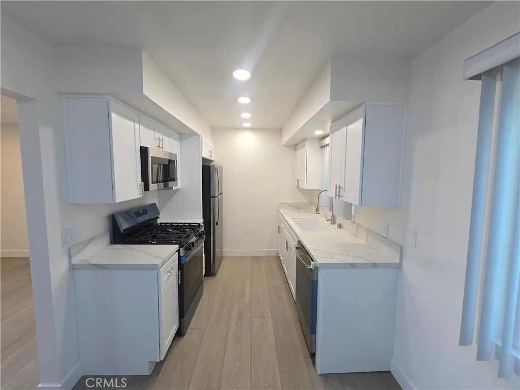 Additional image 14 of 225 7th Street Unit 3, Huntington Beach, CA 92648