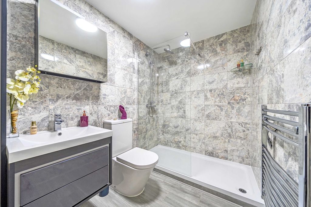 Additional image 14 of 3 bed flat for saleChallenger Quay, Falmouth, Cornwall TR11