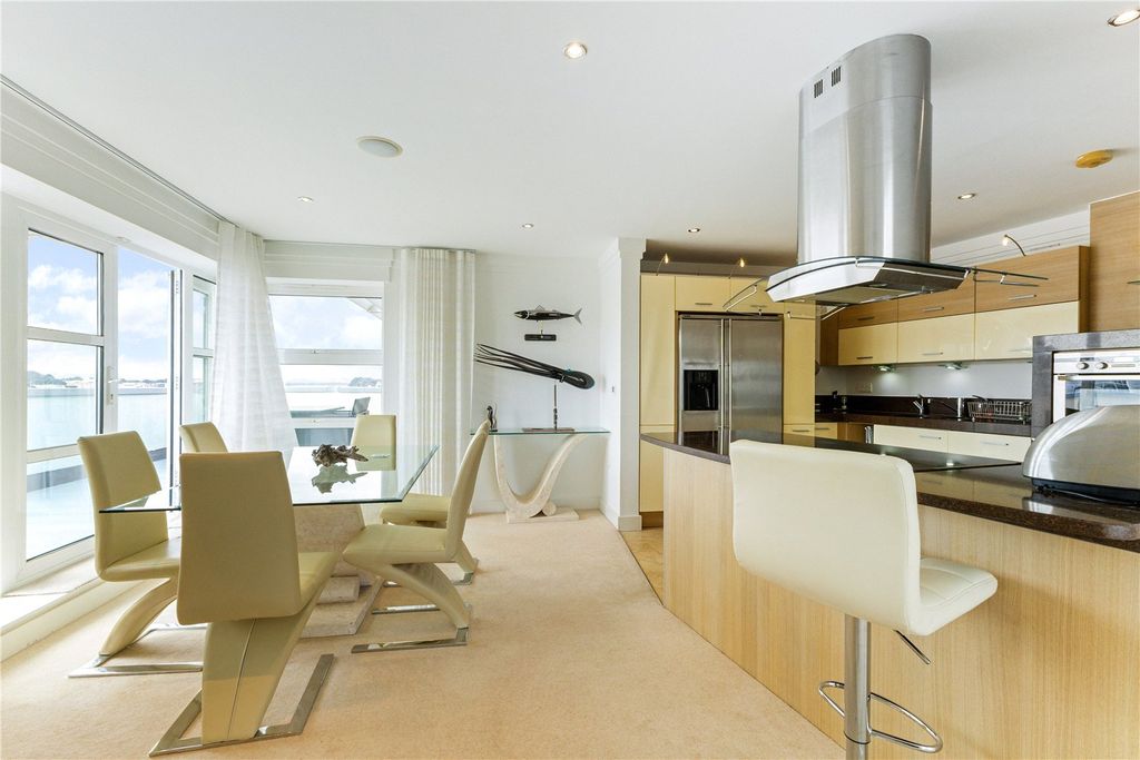 Additional image 9 of 2 bed flat for saleShore Road, Poole, Dorset BH13