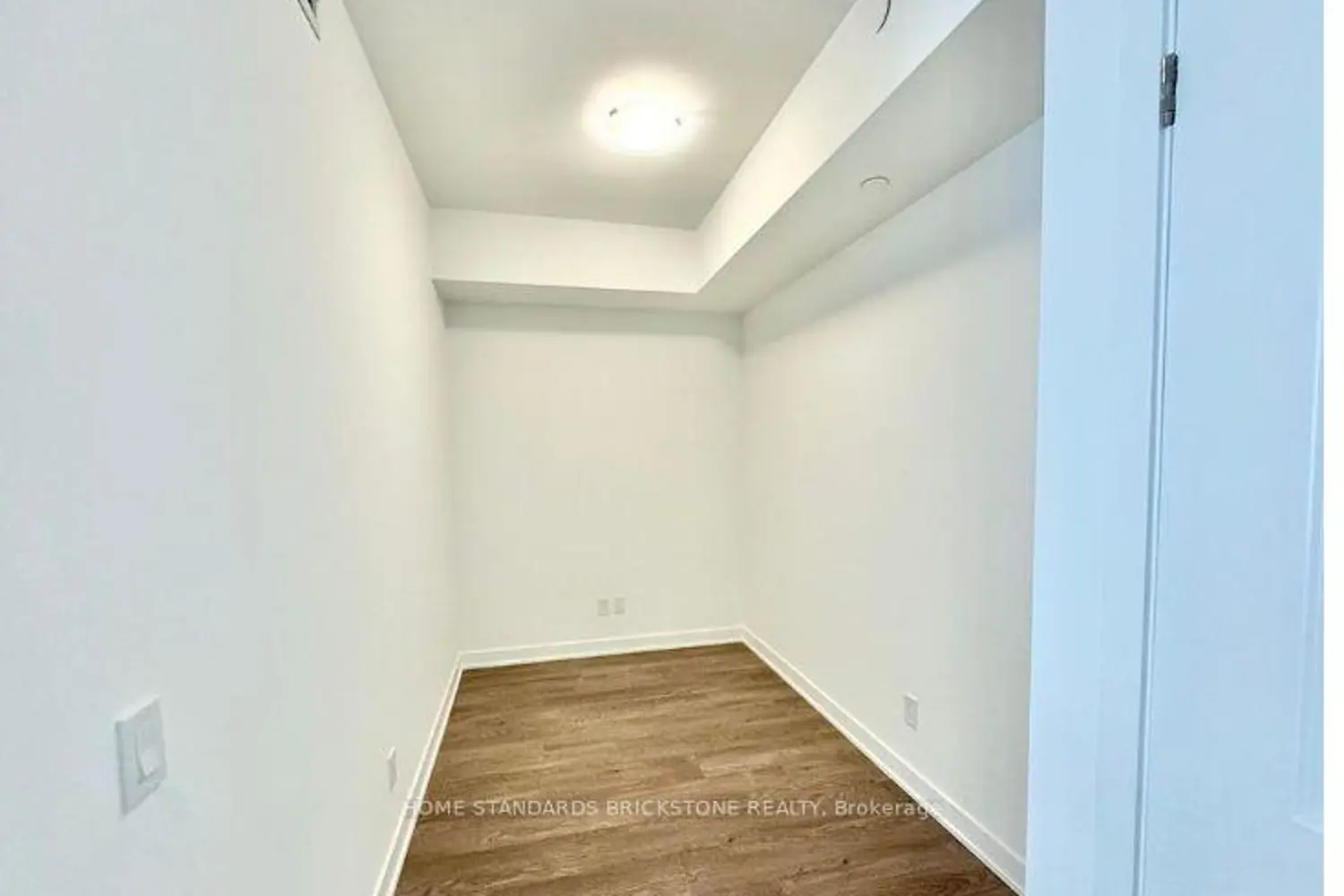 543 Richmond Street 933 photo 4
