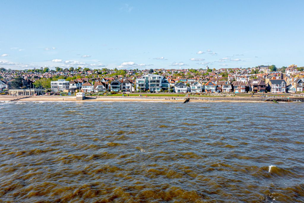 Additional image 2 of 2 bed flat for saleChalkwell Esplanade, Chalkwell SS0