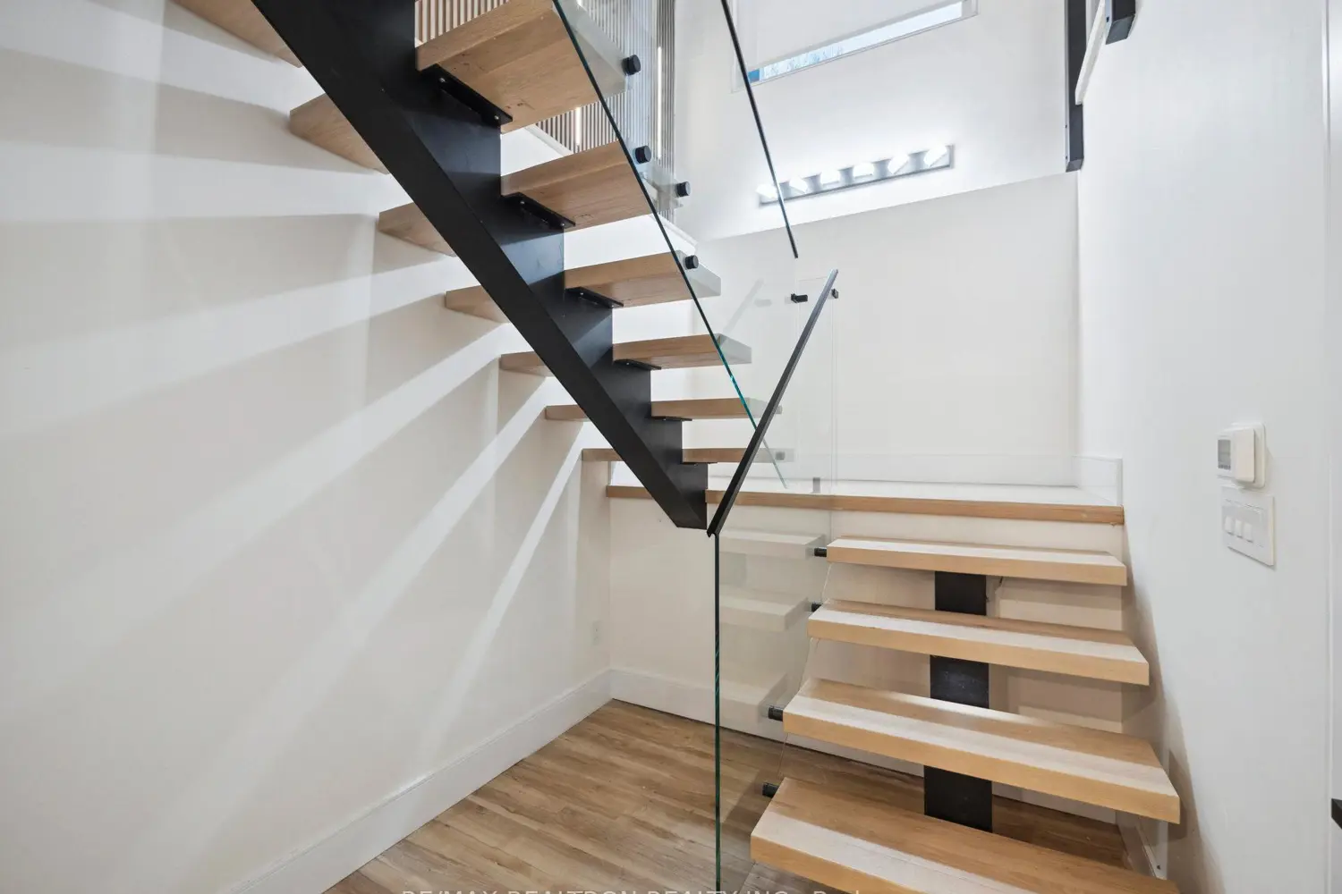 Additional image 14 of 582 Gorham Street