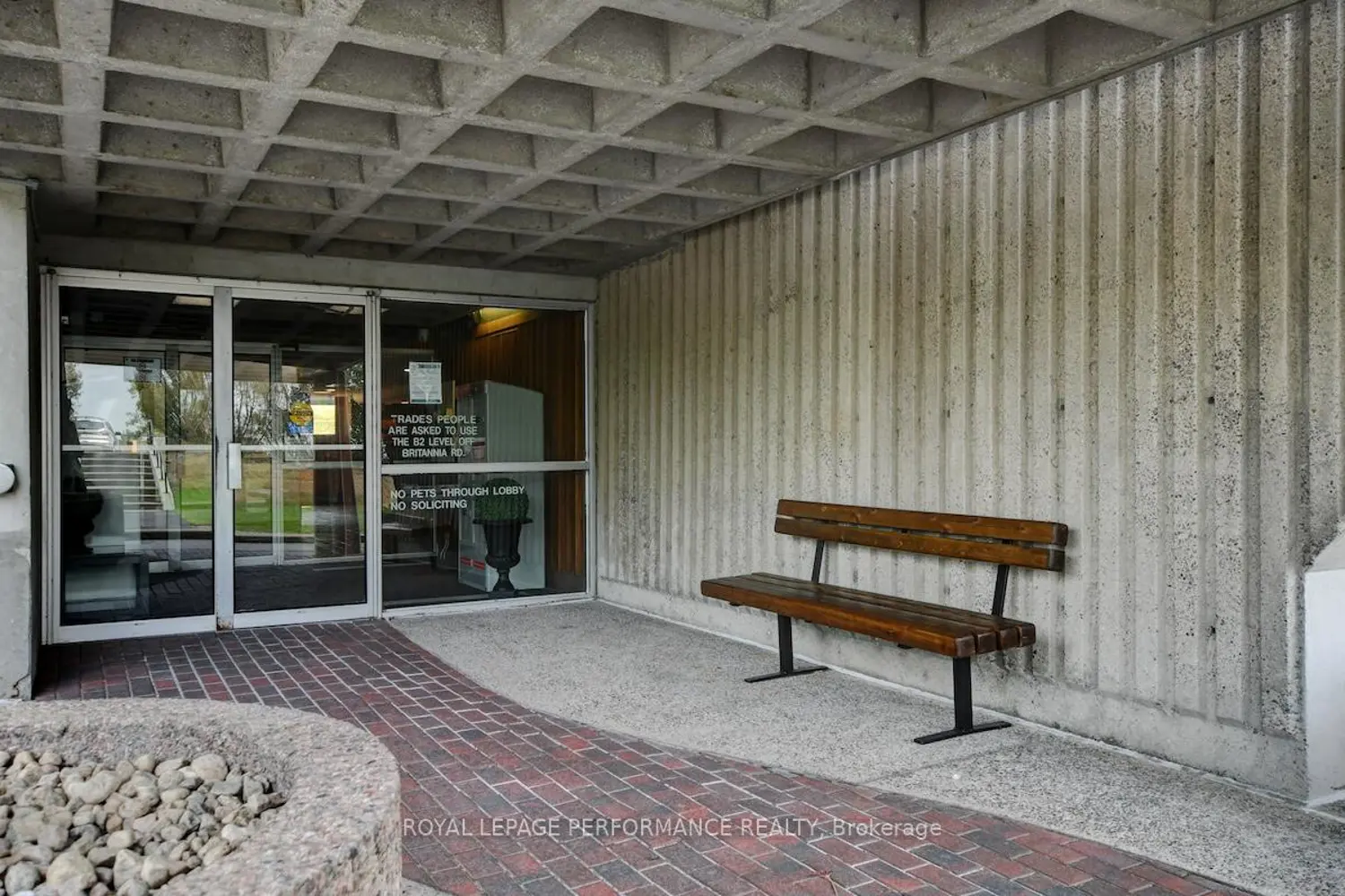 Additional image 18 of 415 Greenview Avenue 404