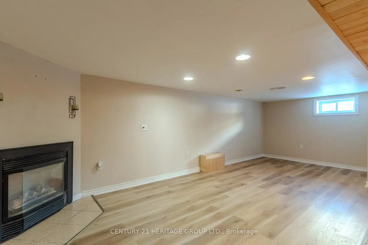 Additional image 14 of 2232 Queensway Drive