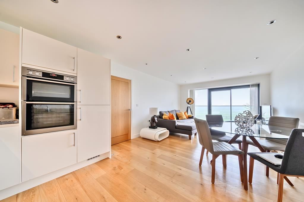 Additional image 4 of 2 bed flat for saleNewbury, Berkshire RG14