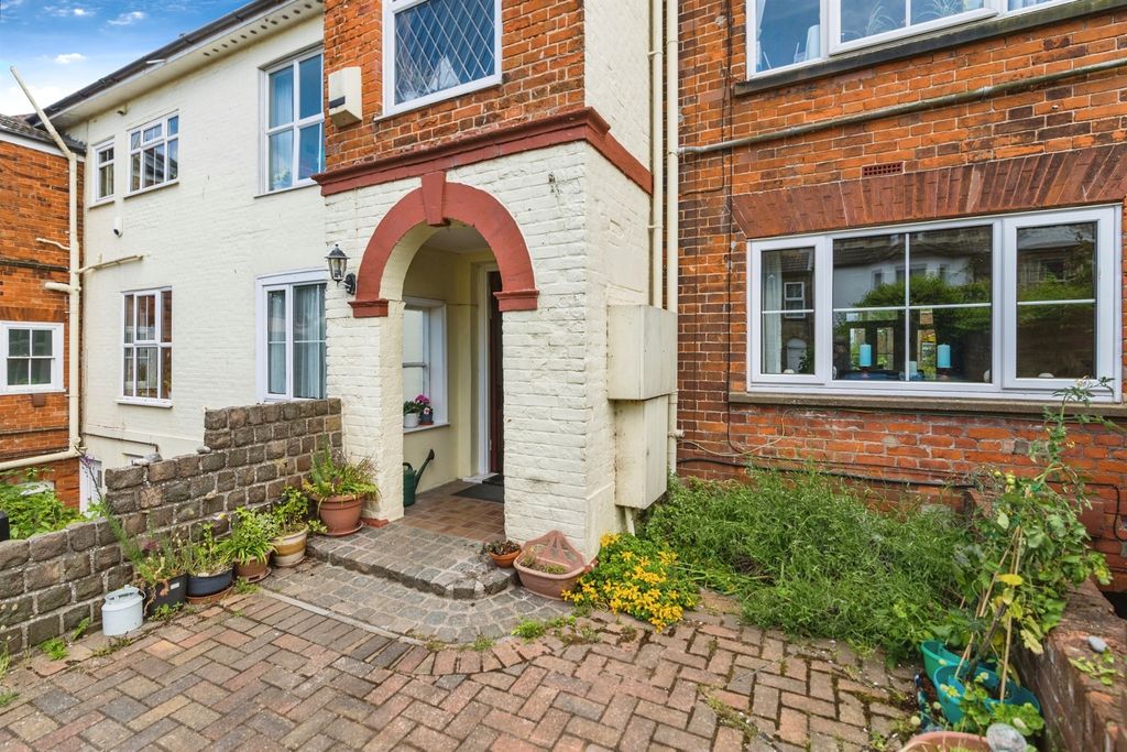 Additional image 2 of 2 bed flat for salePakefield Street, Lowestoft NR33