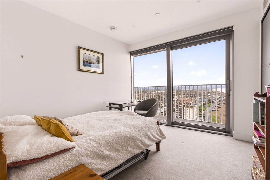 Additional image 9 of 3 bed flat for saleBrighton Road, Worthing, West Sussex BN11