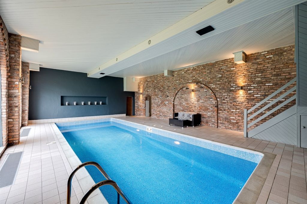 Additional image 20 of 6 bed detached house for saleWhitchurch Road, Milton Green, Chester CH3