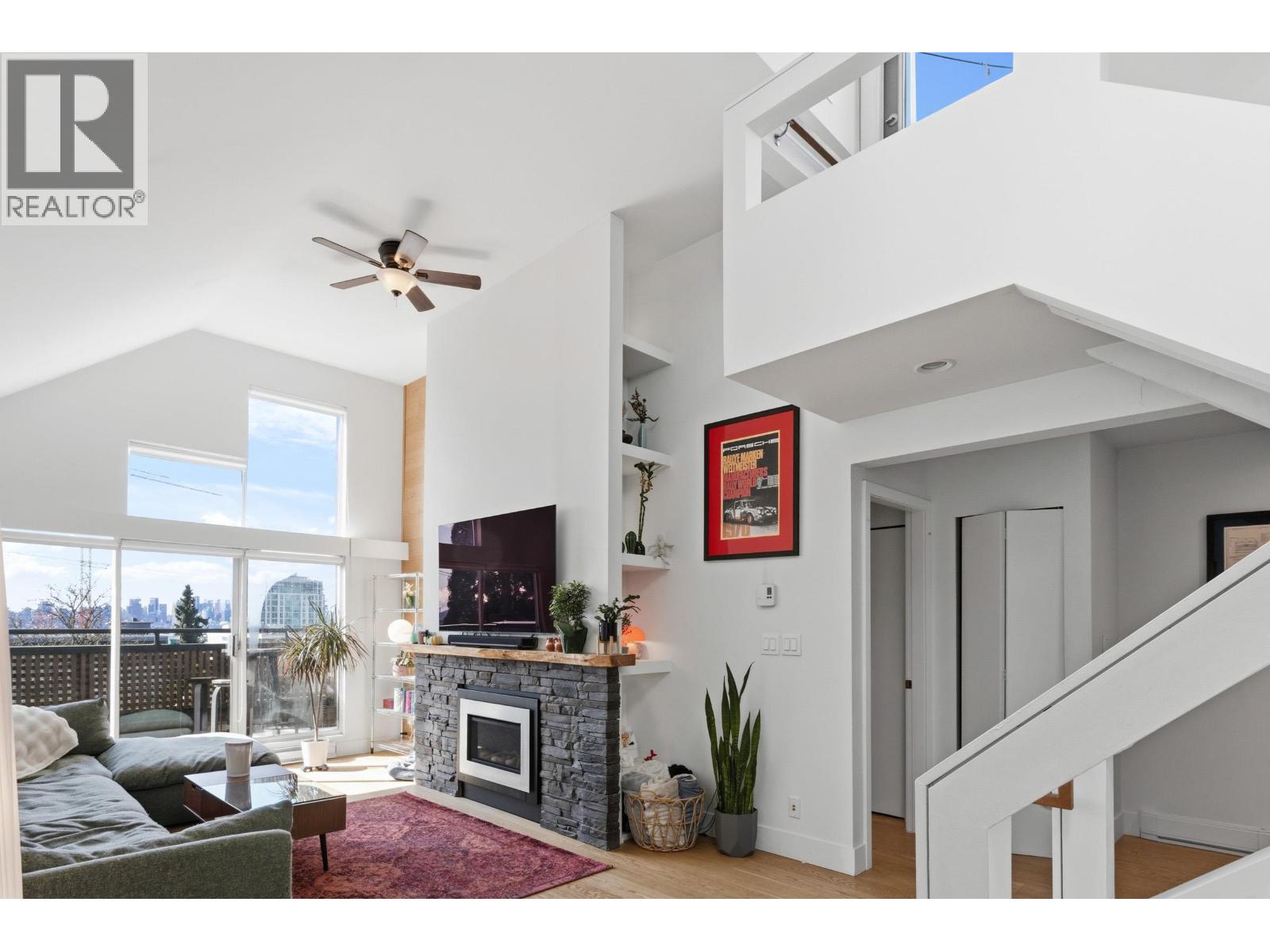 D 225 E 4TH STREET