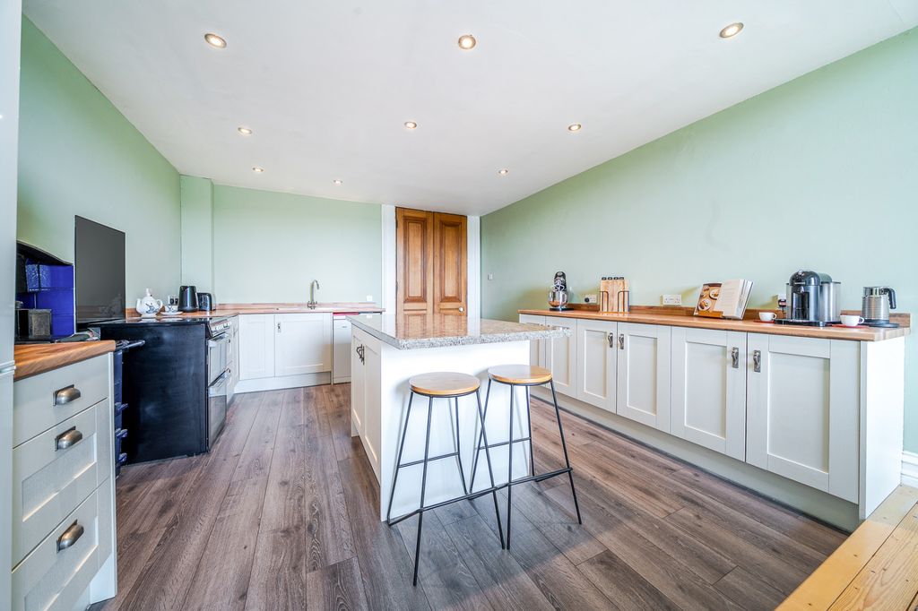 4 bed flat for saleWhitbourne Hall, Whitbourne, Worcester WR6 photo 4