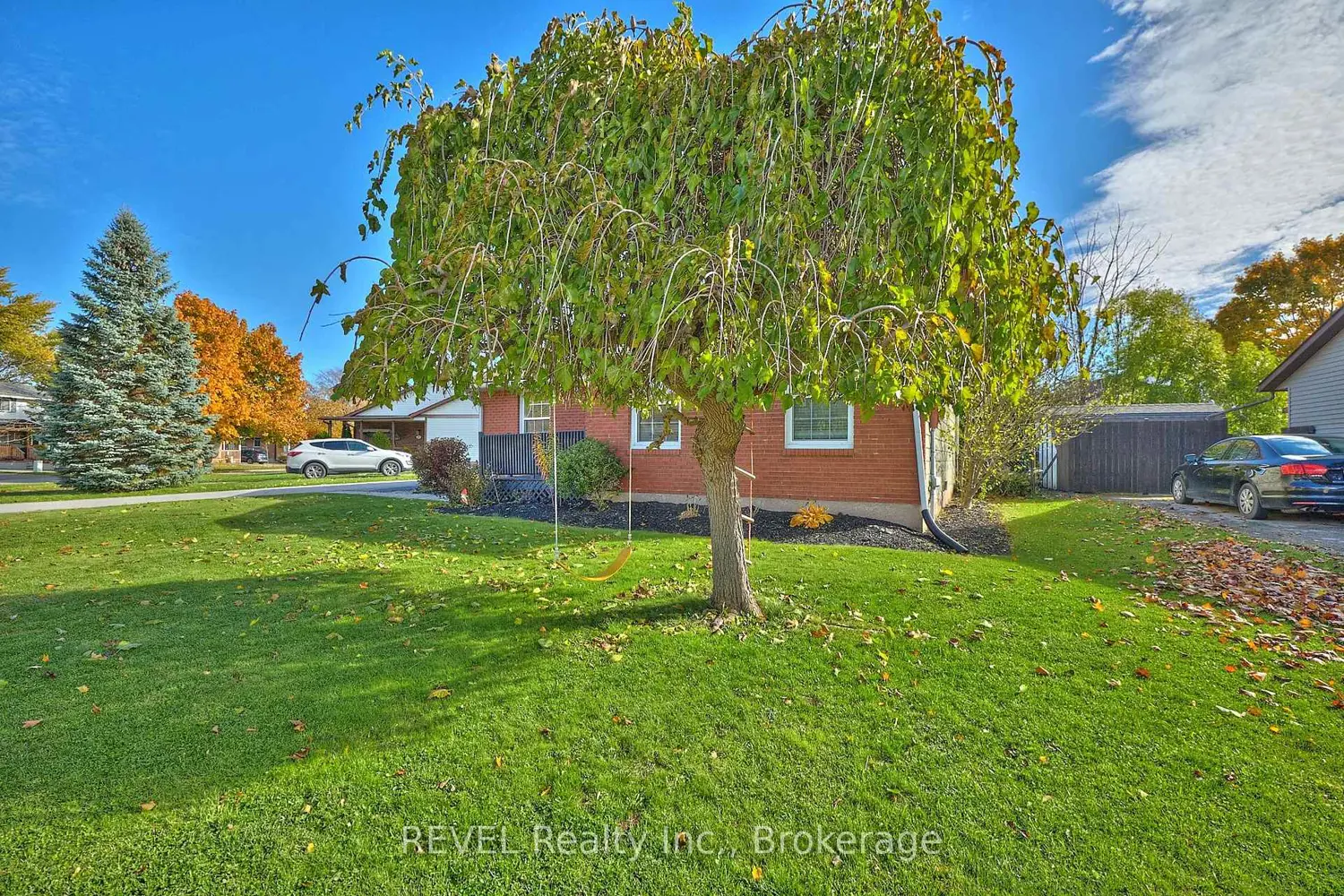 Additional image 3 of 11 Newleaf Crescent