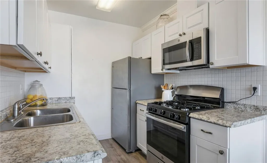 Additional image 10 of 1950 Cloverfield Boulevard Unit 15, Santa Monica, CA 90404