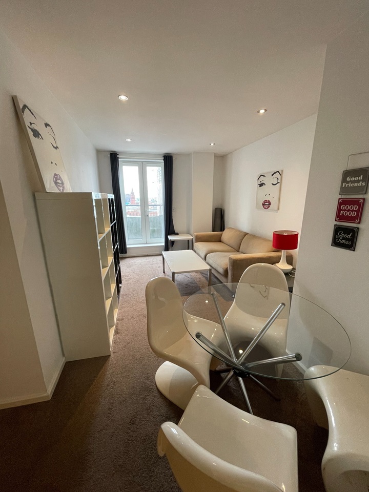 1 Bed Penthouse, Masshouse Plaza, B5, N1 7GU
