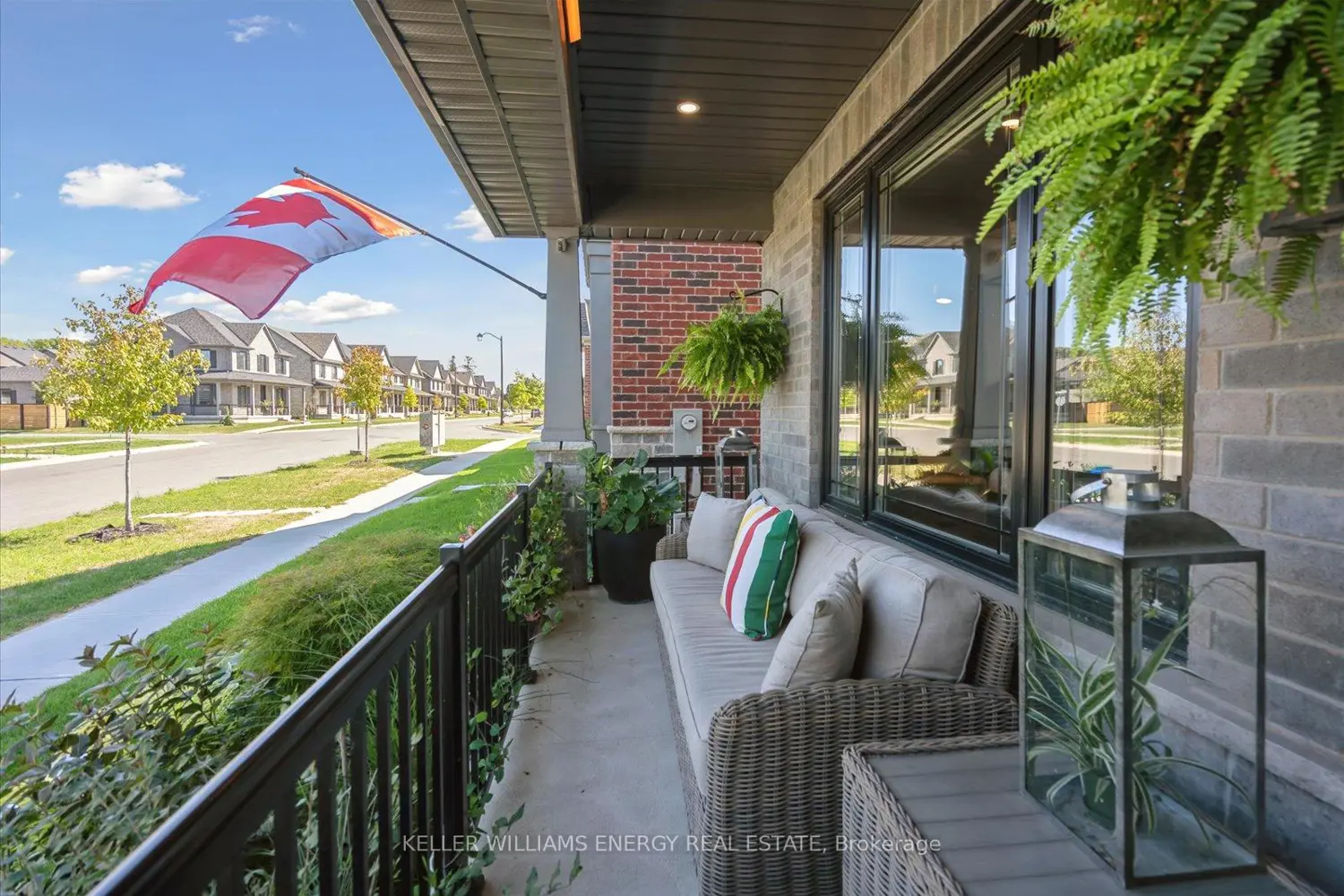 213 Strachan Street photo 3