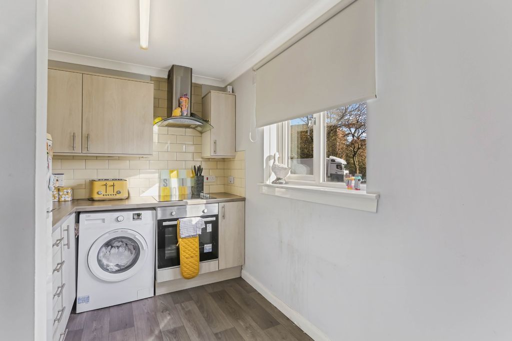 Additional image 8 of 2 bed flat for saleGlasgow Road, West Dunbartonshire, Clydebank G81