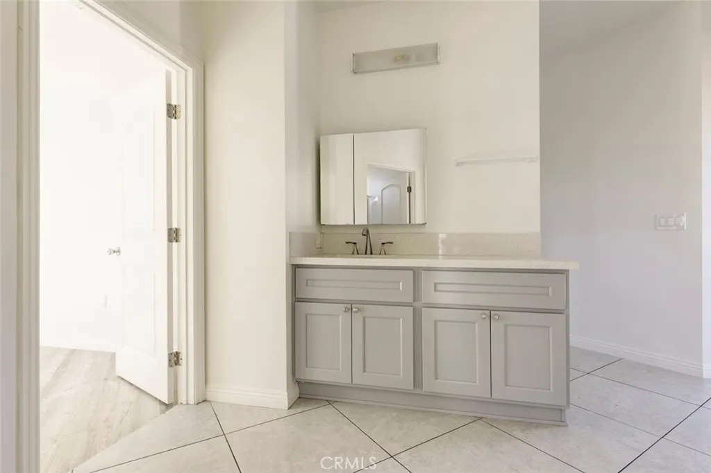 Additional image 16 of 14328 Gilmore St Unit 5, Van Nuys, CA 91401