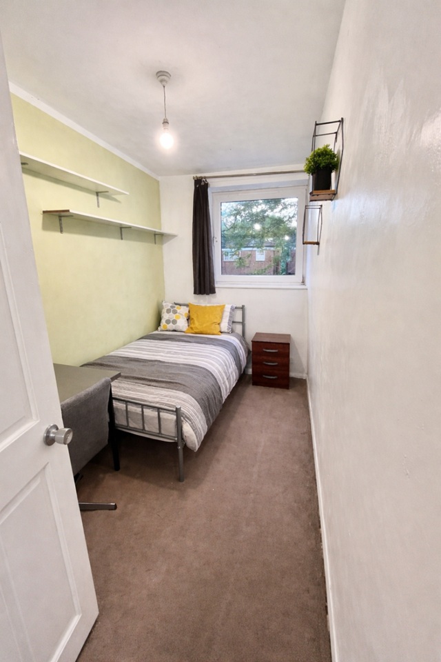 Room in a Shared Flat, Thurland House, SE16, N1 7GU