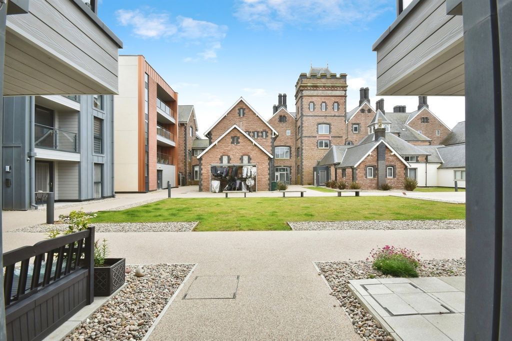 Additional image 9 of 2 bed flat for saleRest Bay, Porthcawl CF36