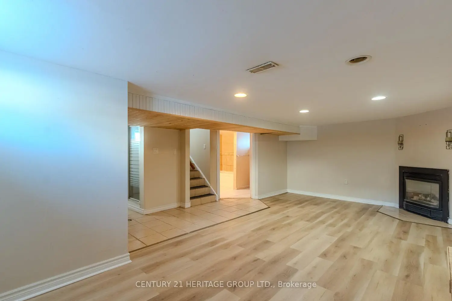 Additional image 12 of 2232 Queensway Drive