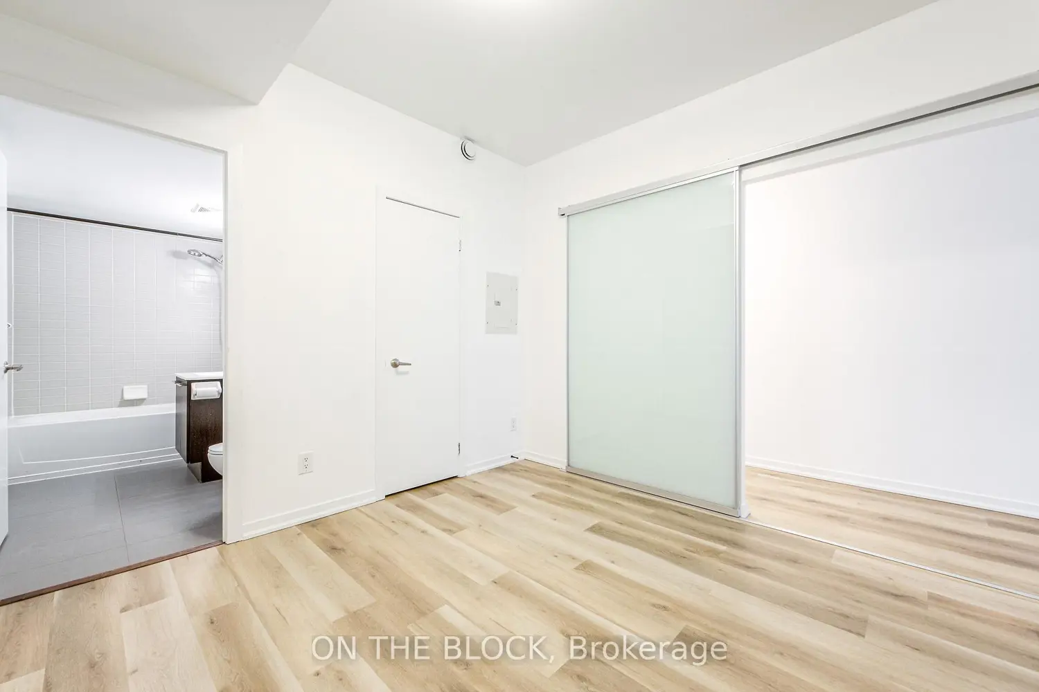 Additional image 7 of 38 Joe Shuster Way 302