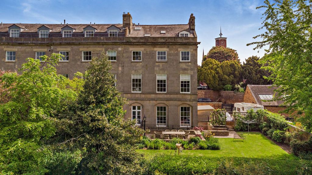 6 bed end terrace house for saleClaremont Bank, Shrewsbury, Shropshire SY1