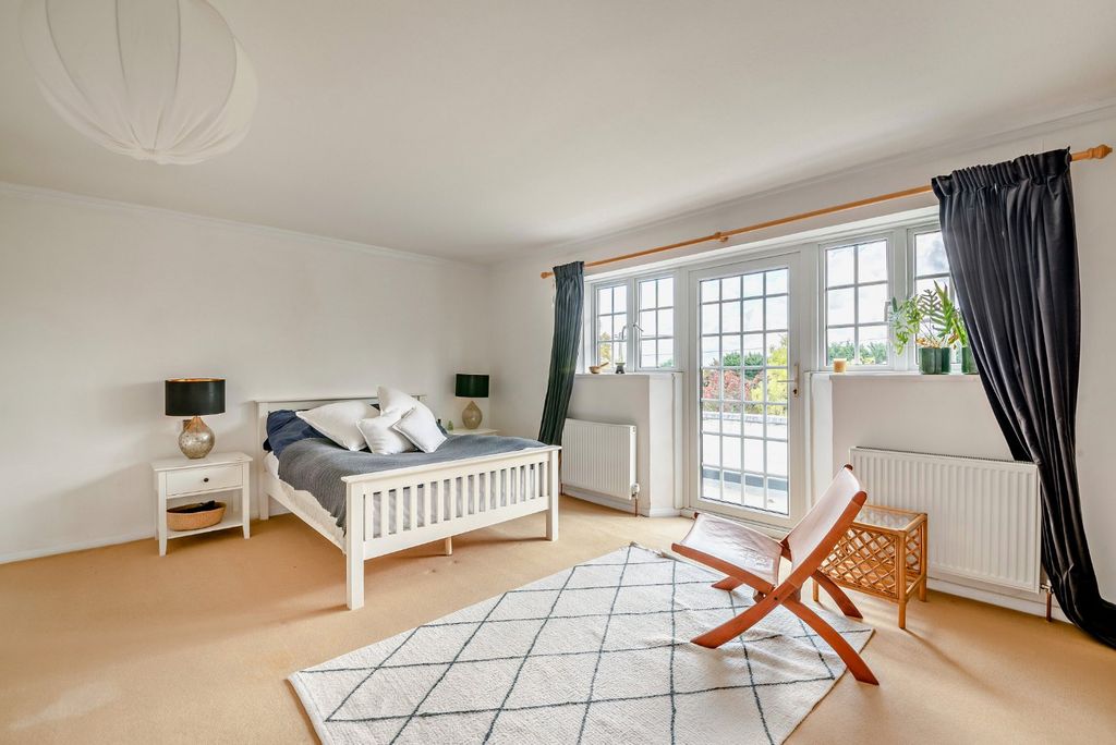 Additional image 9 of 6 bed detached house for saleFolly Road, Lambourn, Hungerford, Berkshire RG17