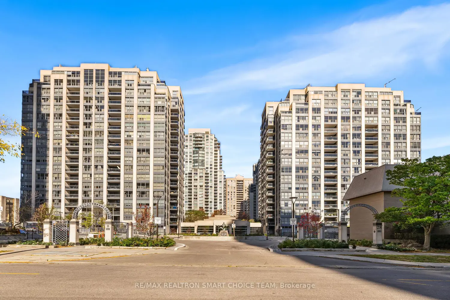 28 Hollywood Avenue 1211