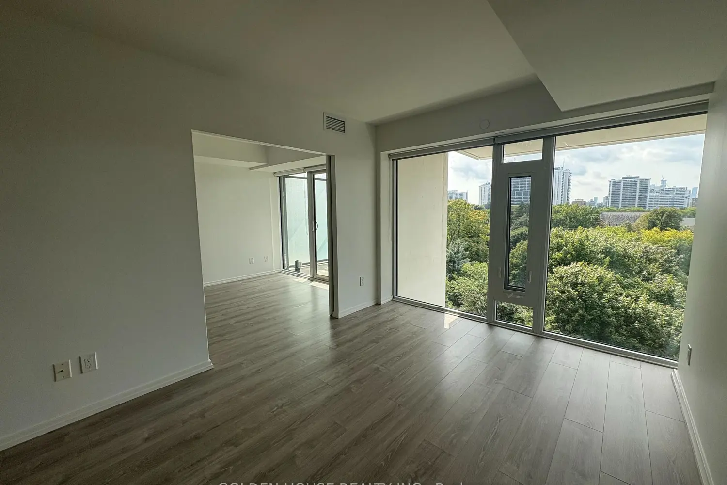 Additional image 11 of 8 Hillsdale Avenue 735