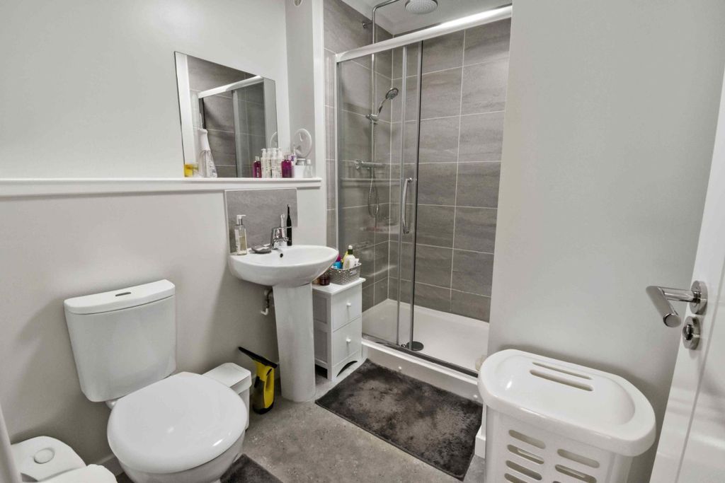 Additional image 6 of 3 bed flat for saleCanal View, Winchburgh EH52