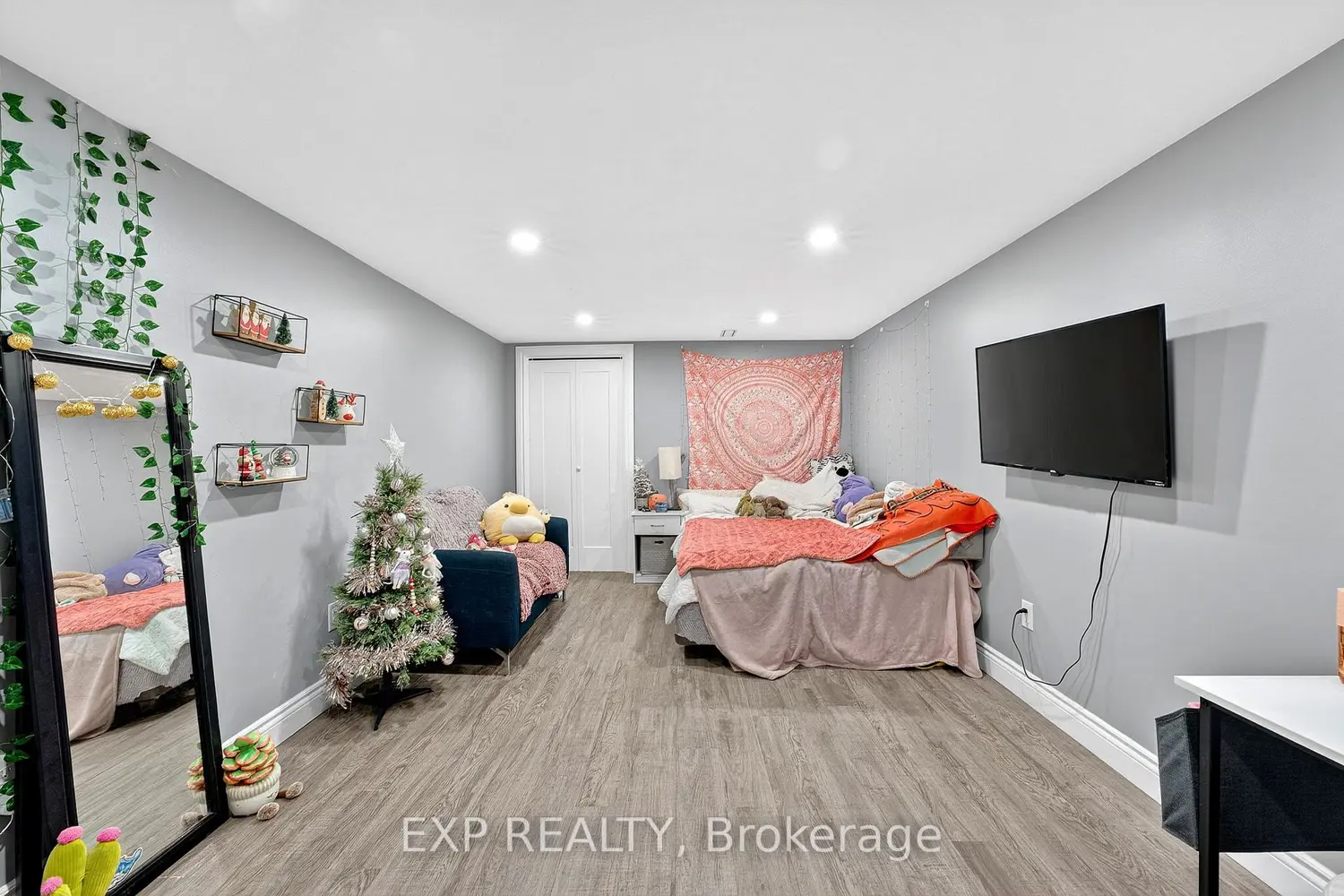 Additional image 13 of 266 Bleecker Avenue