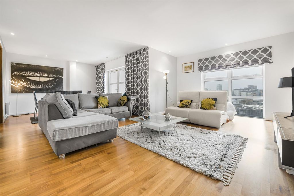 3 bed flat for salePark View, Greyfriars Road, Cardiff CF10 photo 2