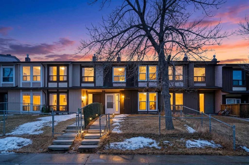124 Berkley Way NW, Calgary, AB, T3K 1B6